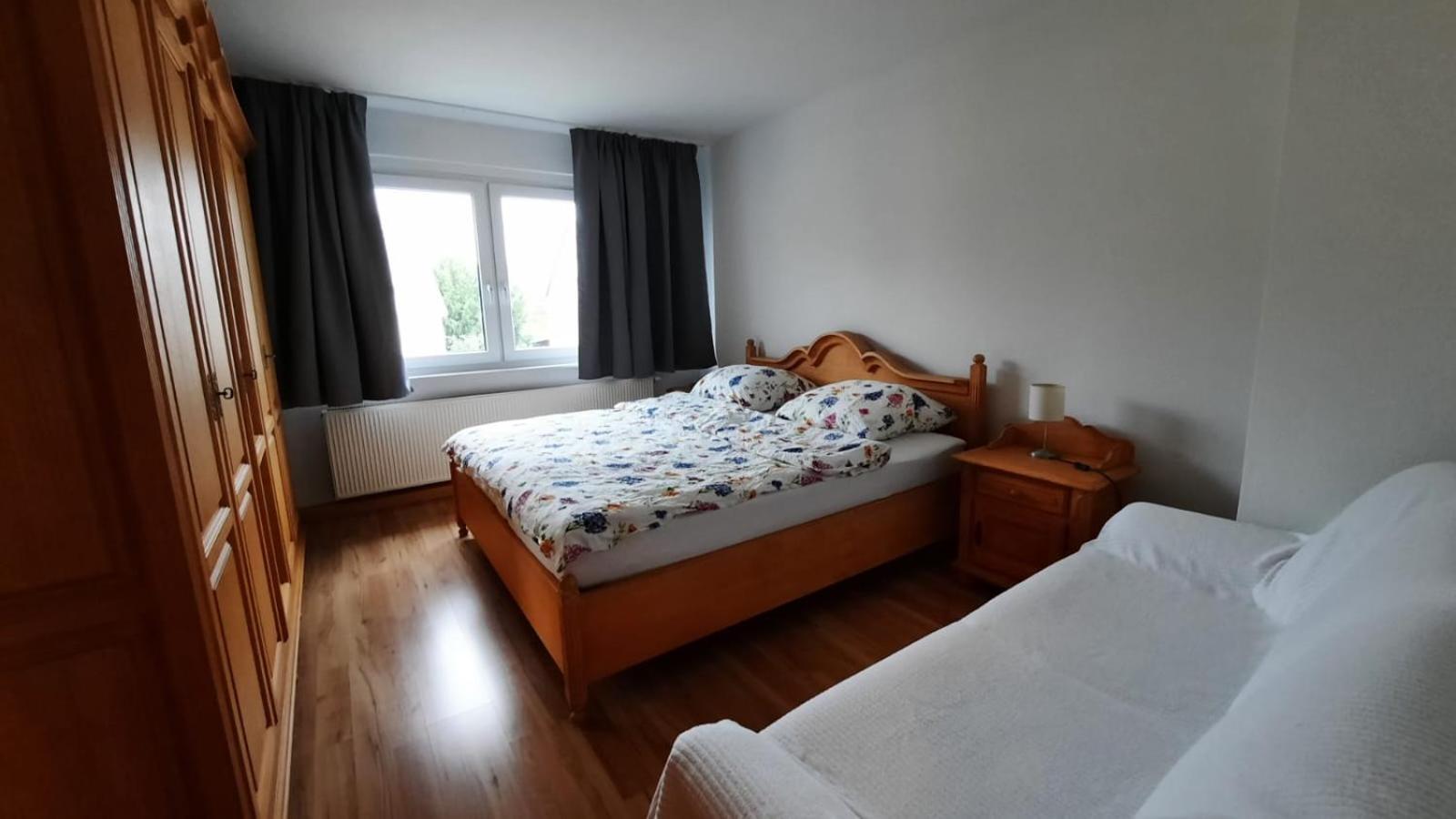 Ruhig Gelegene 2-Zi Fewo, Wallbox, Balkon Essen Exterior foto